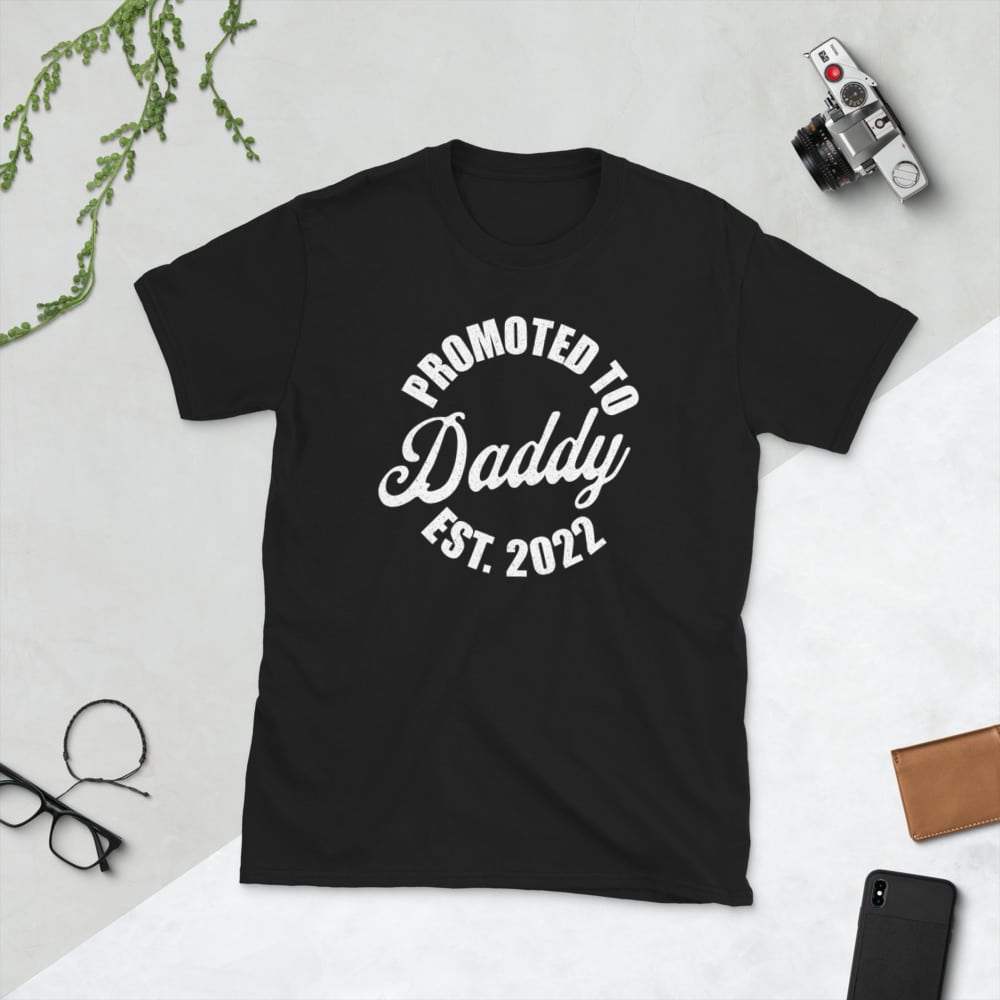 Mens Promoted To Daddy 2022 shirt Fathers Day for New Dad
